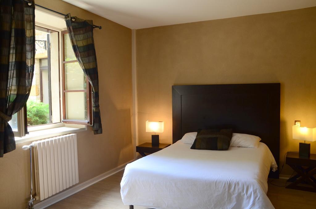 Logis Hotel-Restaurant Saint Romain Anse Rum bild